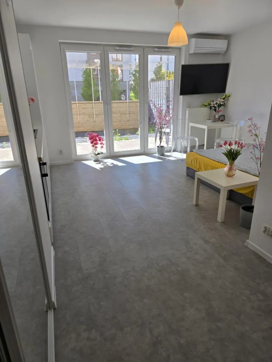 Apartament C10 z ogródkiem — 2