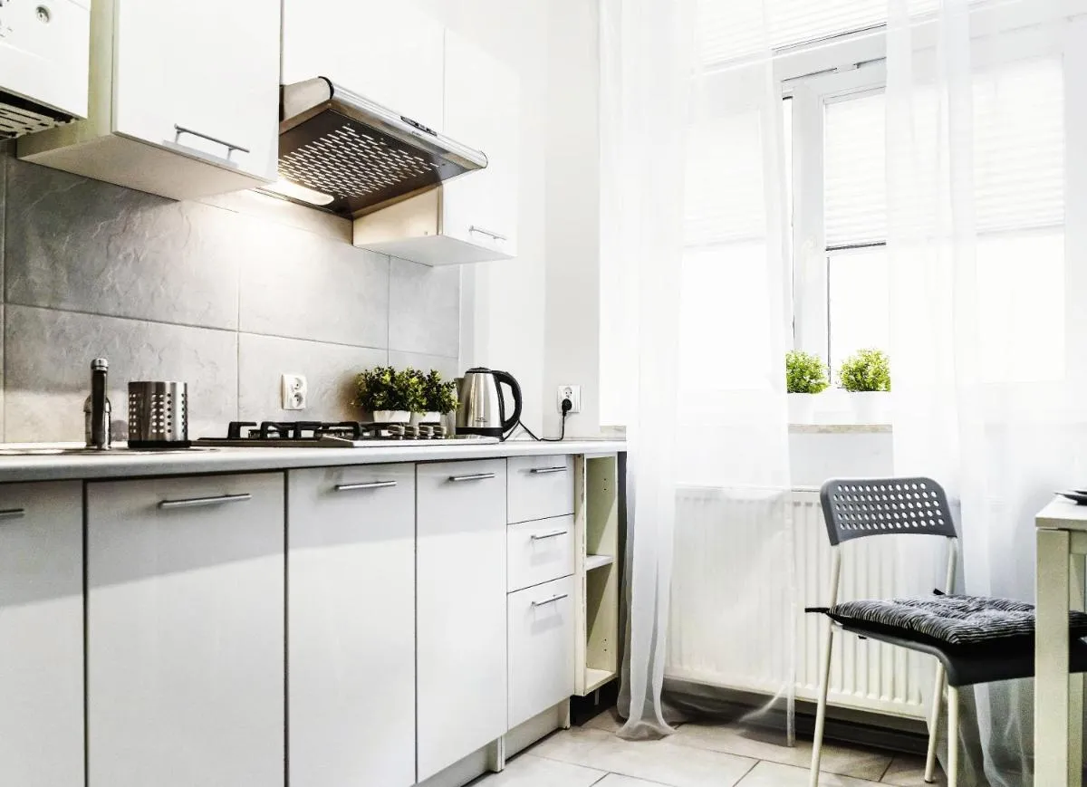 Apartament Fioletowy Krakowskie Przedmieście 26 — 4