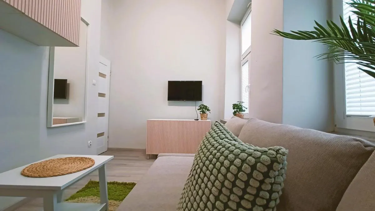 Apartament MIĘTOWY Krakowskie Przedmieście 26 — 2