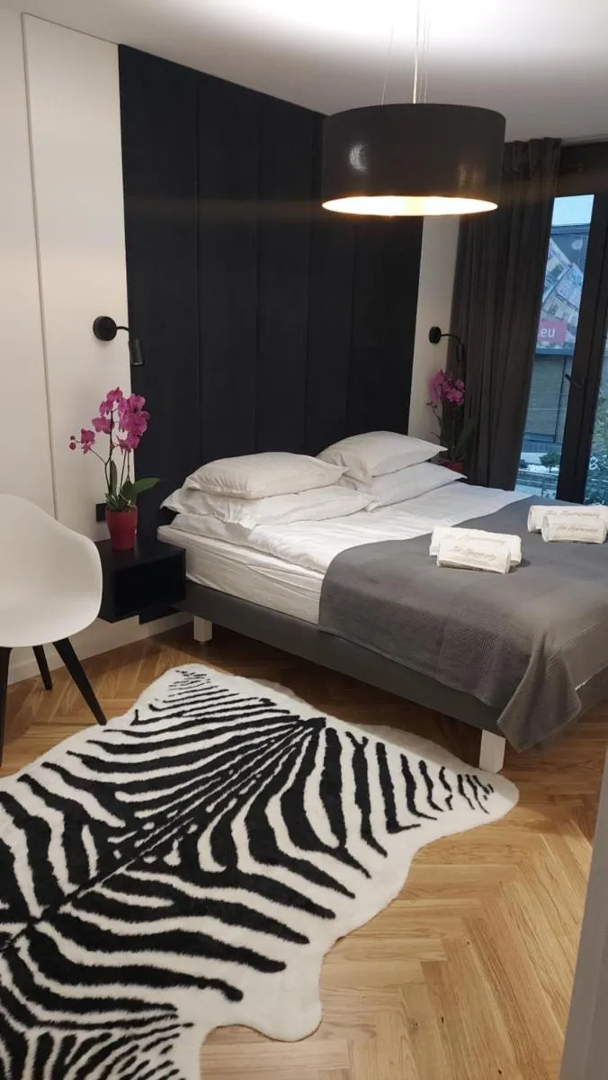 Art Apartamenty II Basen & SPA w CENTRUM z Balkonem, Faktura VAT — 2