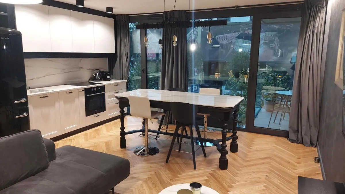 Art Apartamenty II Basen & SPA w CENTRUM z Balkonem, Faktura VAT — 4