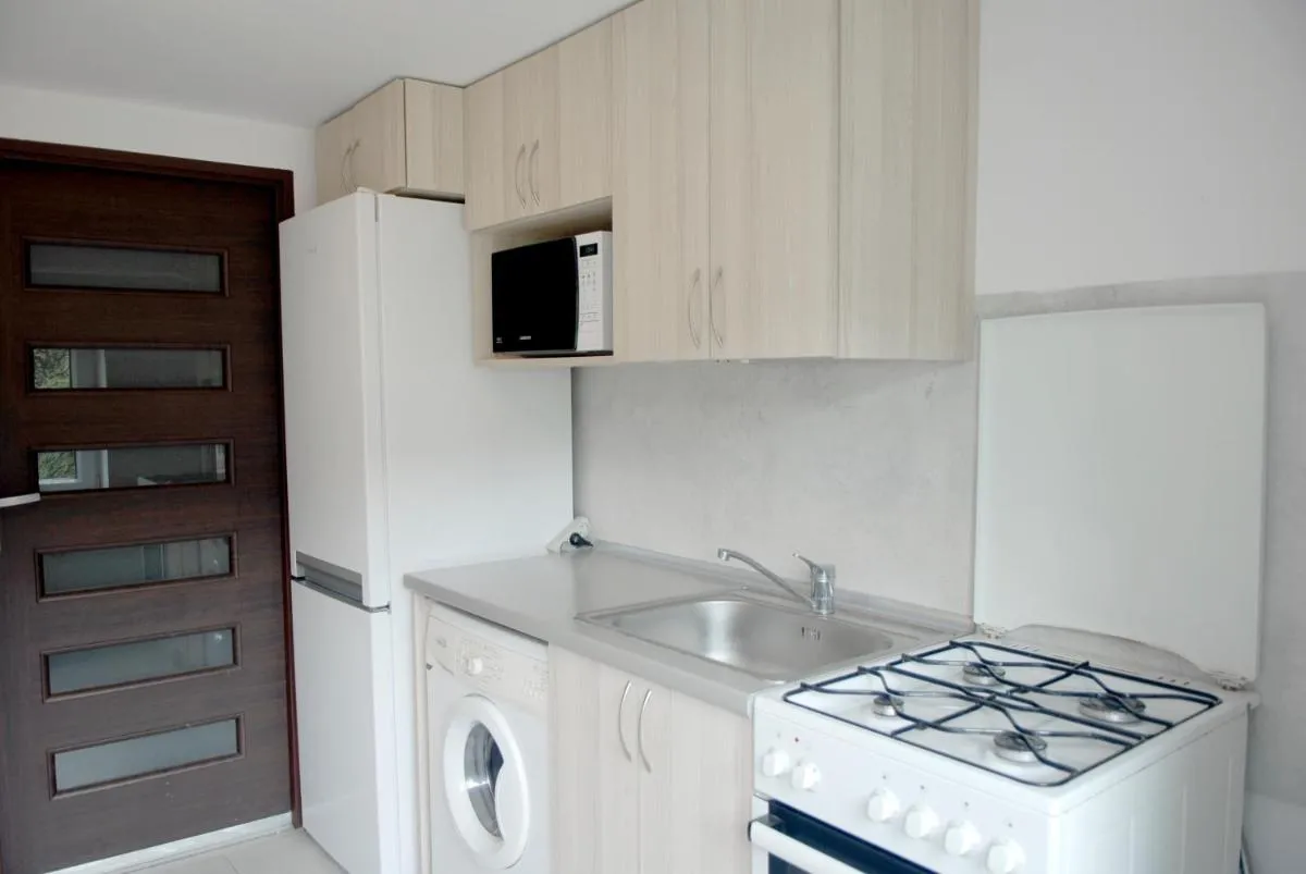 Dr Mandryk HOUSE — 4
