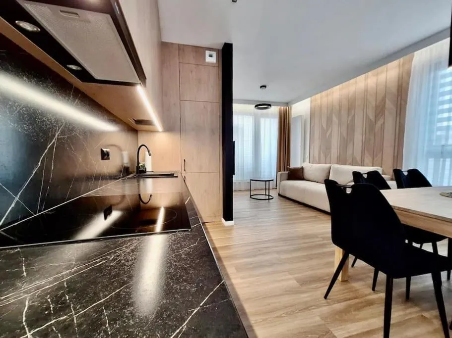 EASY RENT Apartments- Business Center 205, Free Parking, 24h Check-in — 3