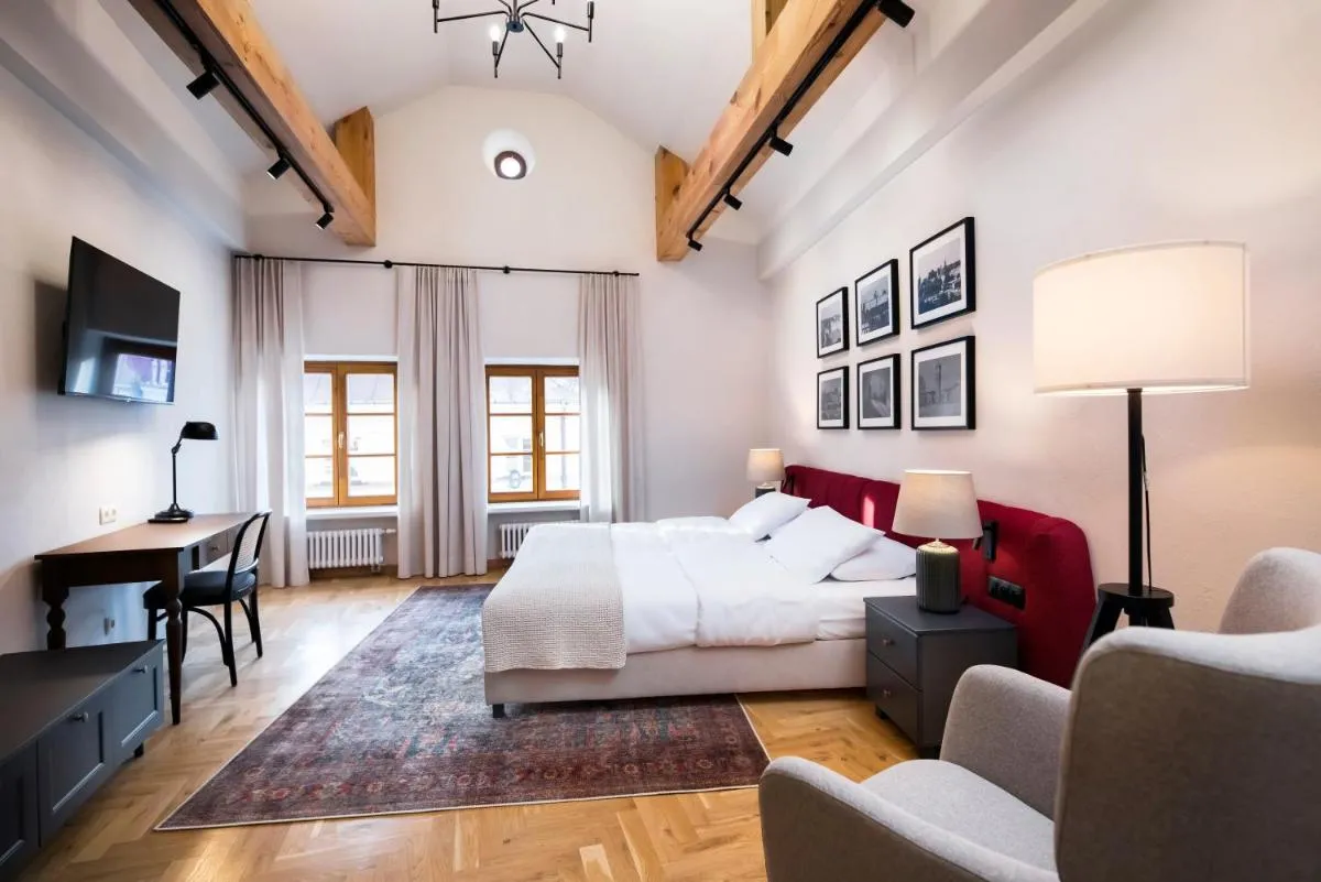 EASY RENT Apartments- Fontana Boutique — 6