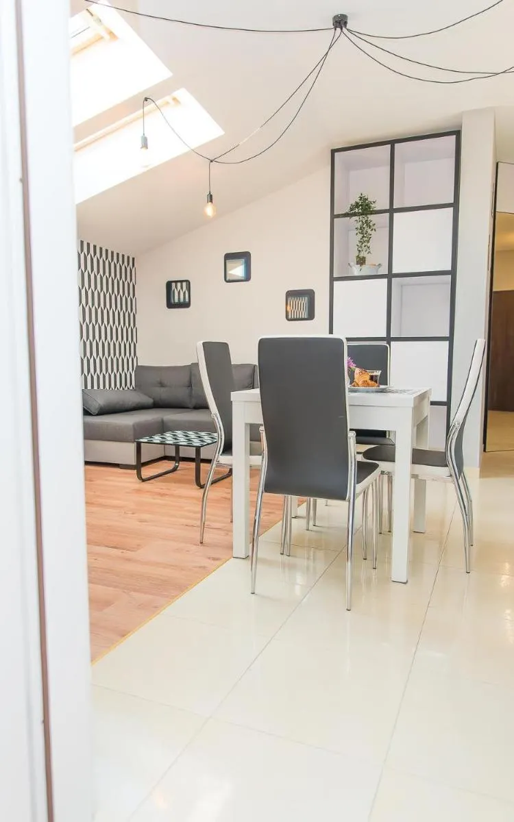 EASY RENT Apartments – LOFT, Centrum 24h Check-in — 6