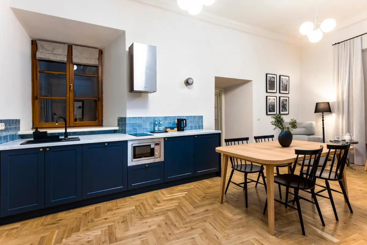 EASY RENT- Fontana Boutique Premium Plac Zamkowy — 4