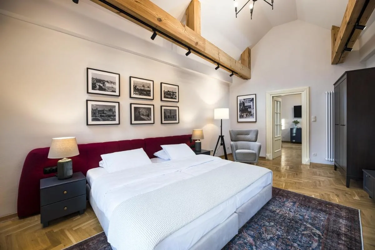 EASY RENT- Fontana Boutique Premium Plac Zamkowy — 2