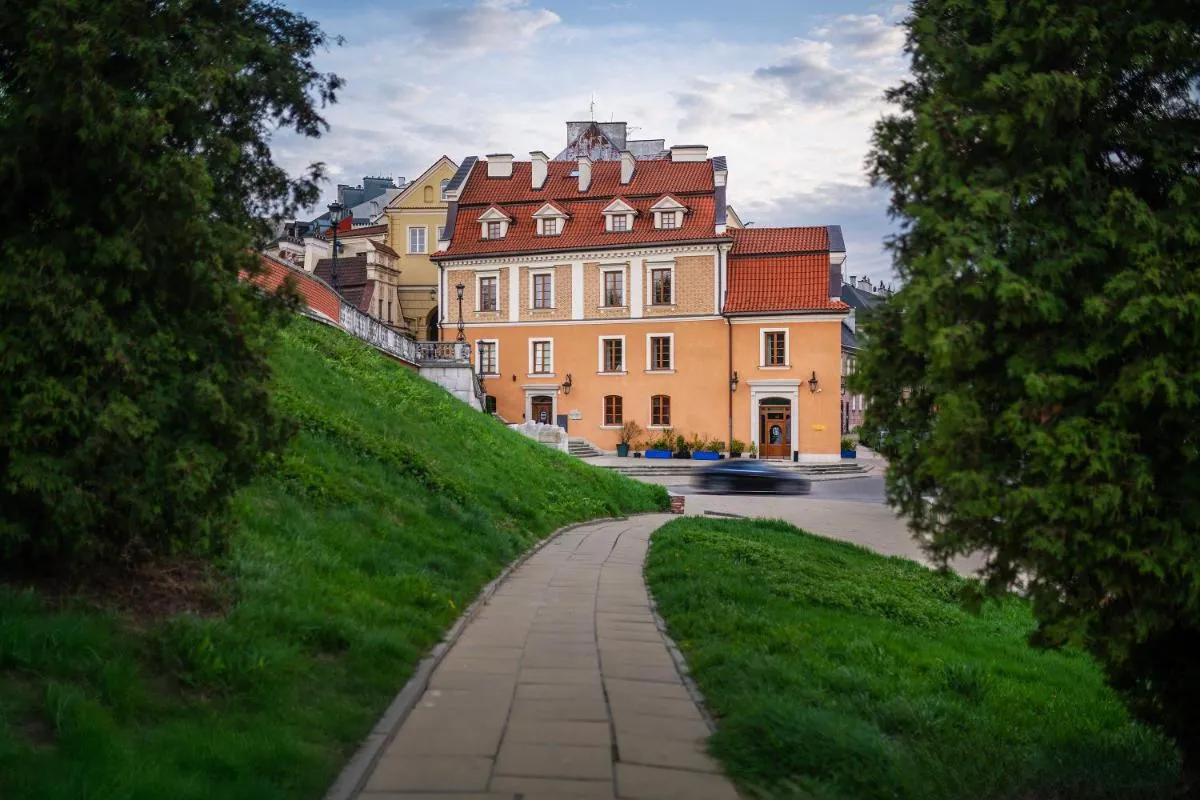 EASY RENT- Fontana Boutique Premium Plac Zamkowy — 6