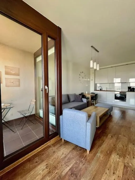 EASY RENT- Metropolitan 2 Free Parking, Hala Globus, 24h Check-in, Zana — 6