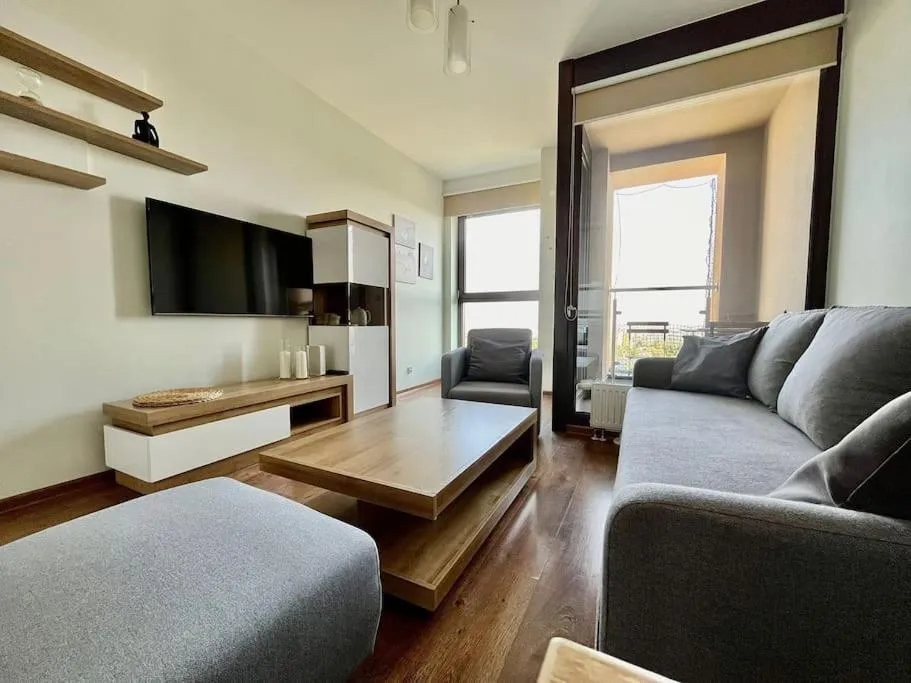 EASY RENT- Metropolitan 2 Free Parking, Hala Globus, 24h Check-in, Zana — 4
