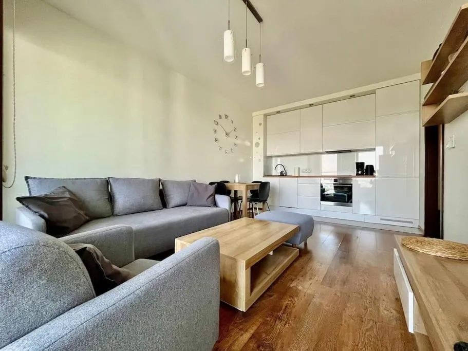 EASY RENT- Metropolitan 2 Free Parking, Hala Globus, 24h Check-in, Zana — 5