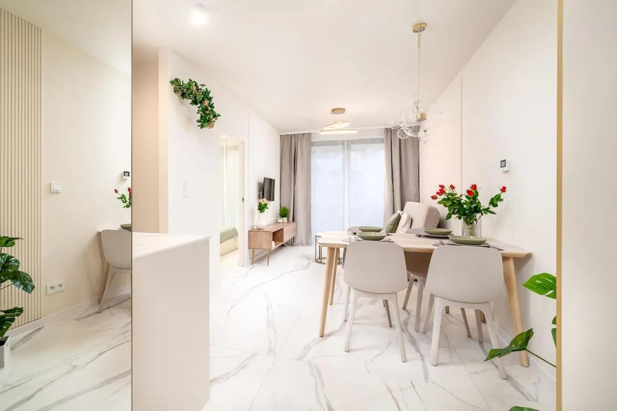 EASY RENT- Wieniawska 53 Centrum 24h Check-in — 3