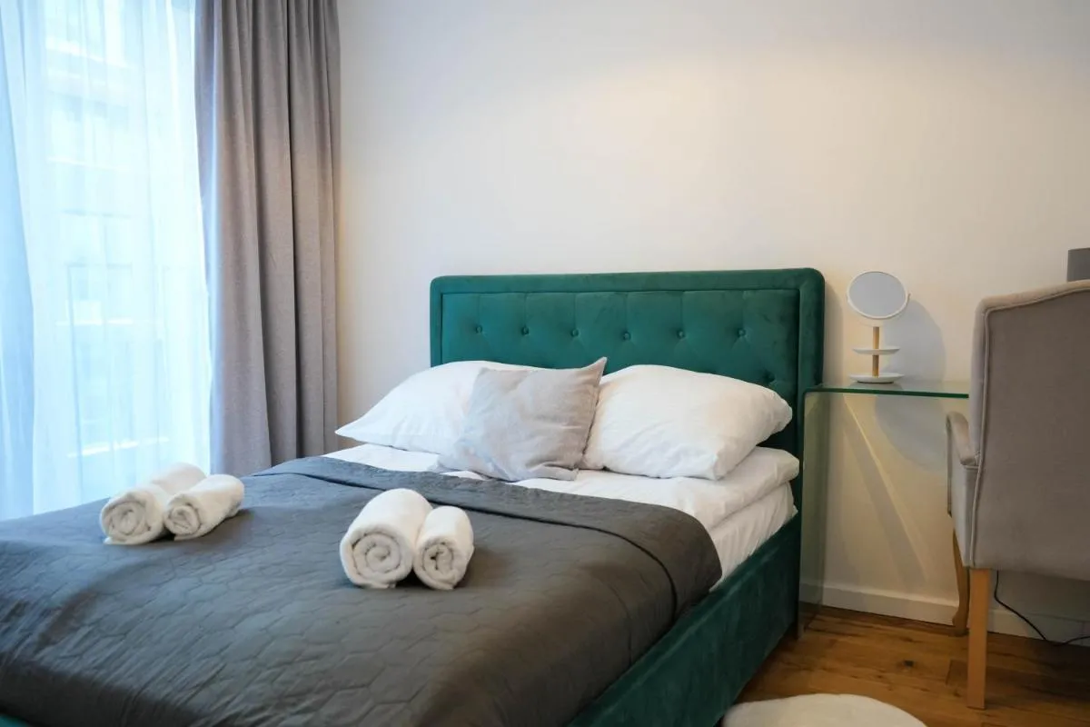 EASY RENT- Wieniawska 80 24h Check-in — 6