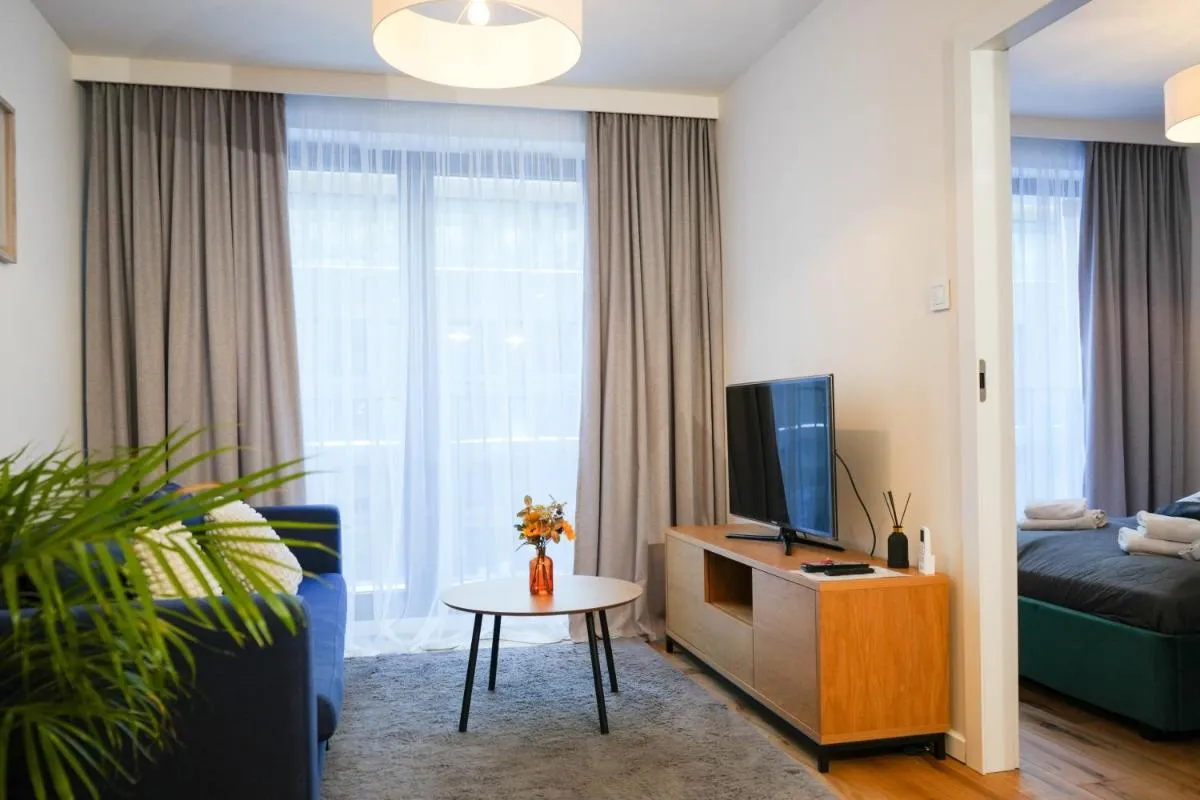 EASY RENT- Wieniawska 80 24h Check-in — 3