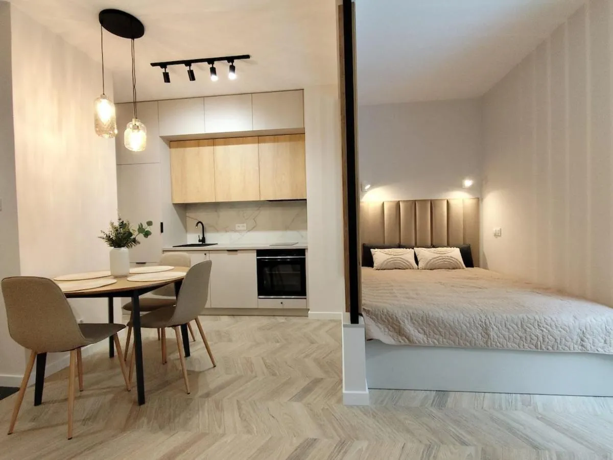 EASY RENT- Wieniawska 98, Centrum — 3