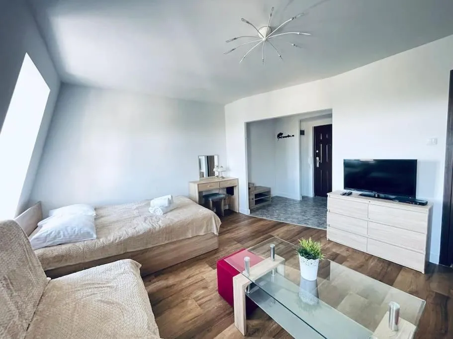EASY RENT- Wyszyńskiego, Centrum 24h Check-in — 5