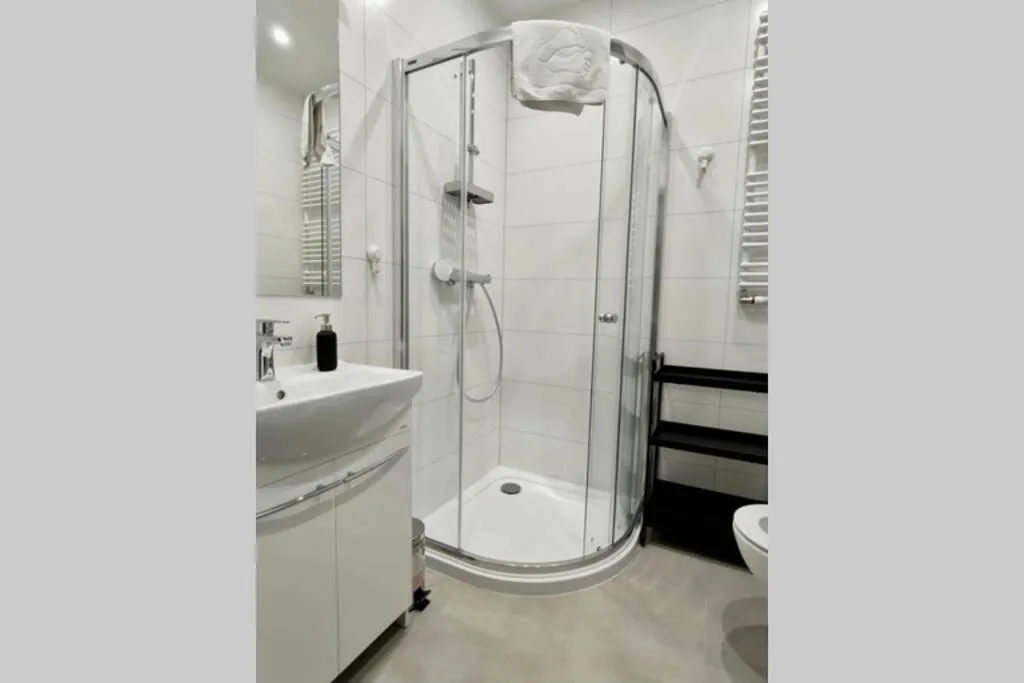 Easy Rent Apartments – BUSINESS CENTER 126, 24h Check-in — 7