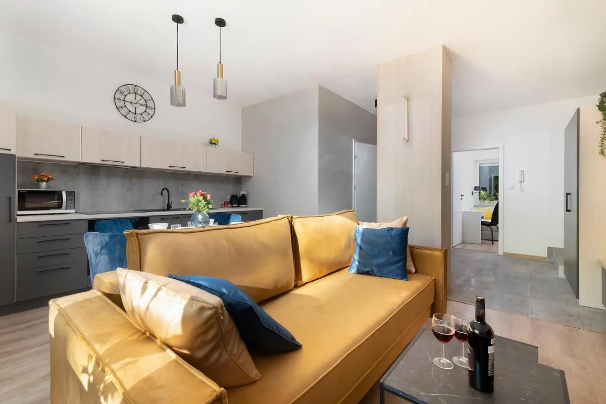 Easy Rent Apartments – Kosmos, 24h Check-in — 7
