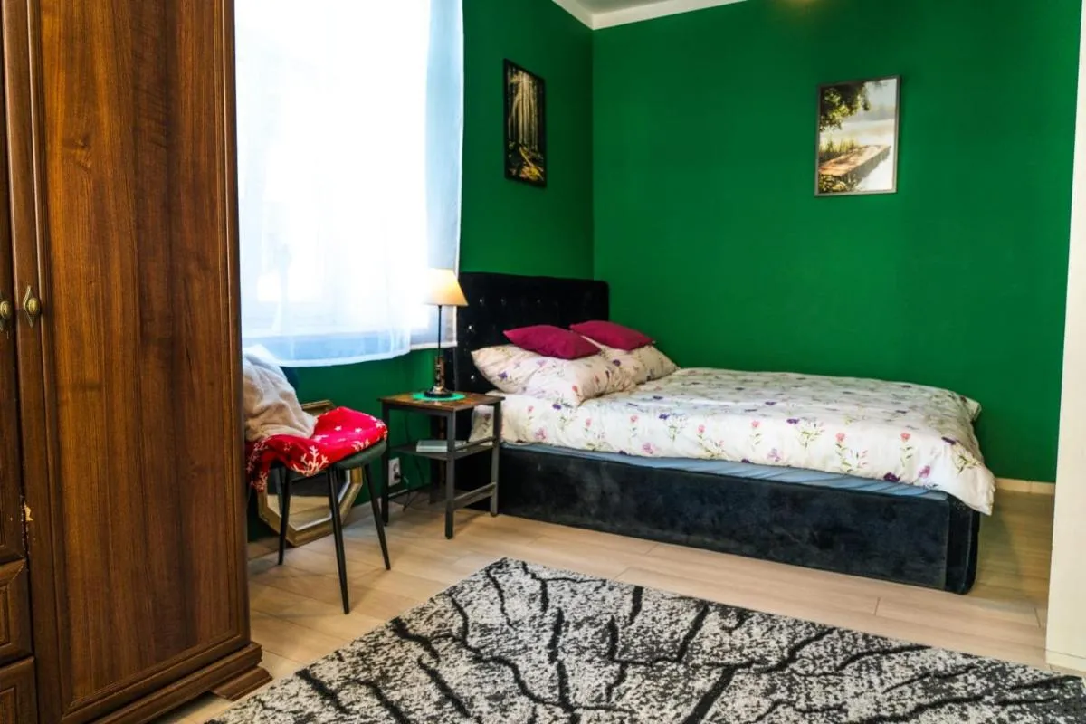 Górna Royal Red Apartment by BookingHost — 6
