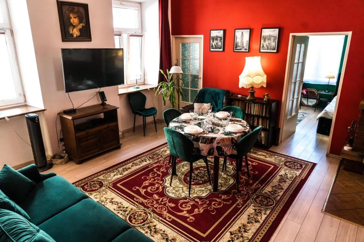 Górna Royal Red Apartment by BookingHost — 5