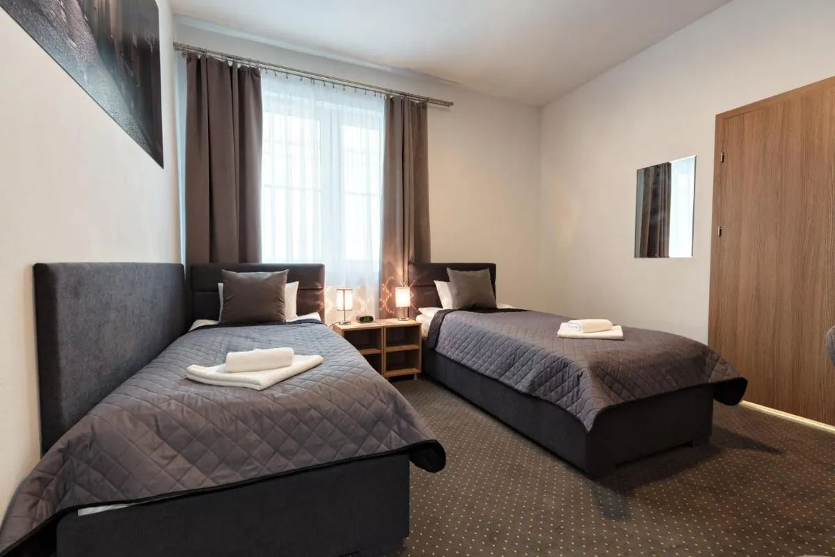 HOTEL LUBLIN — 7