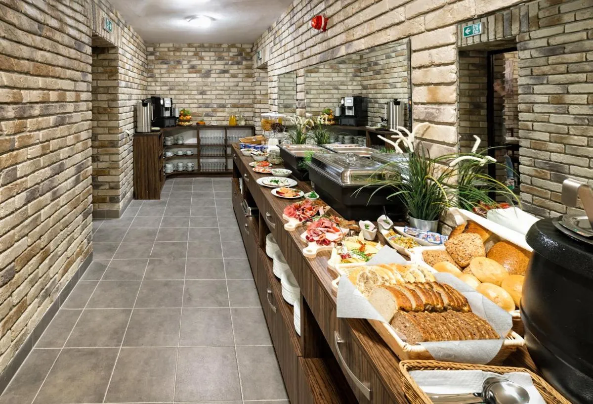 HOTEL LUBLIN — 4