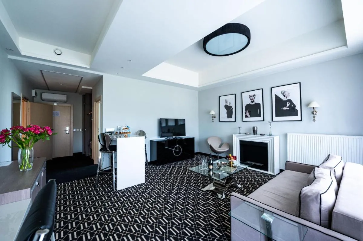 Hotel Atelia — 4