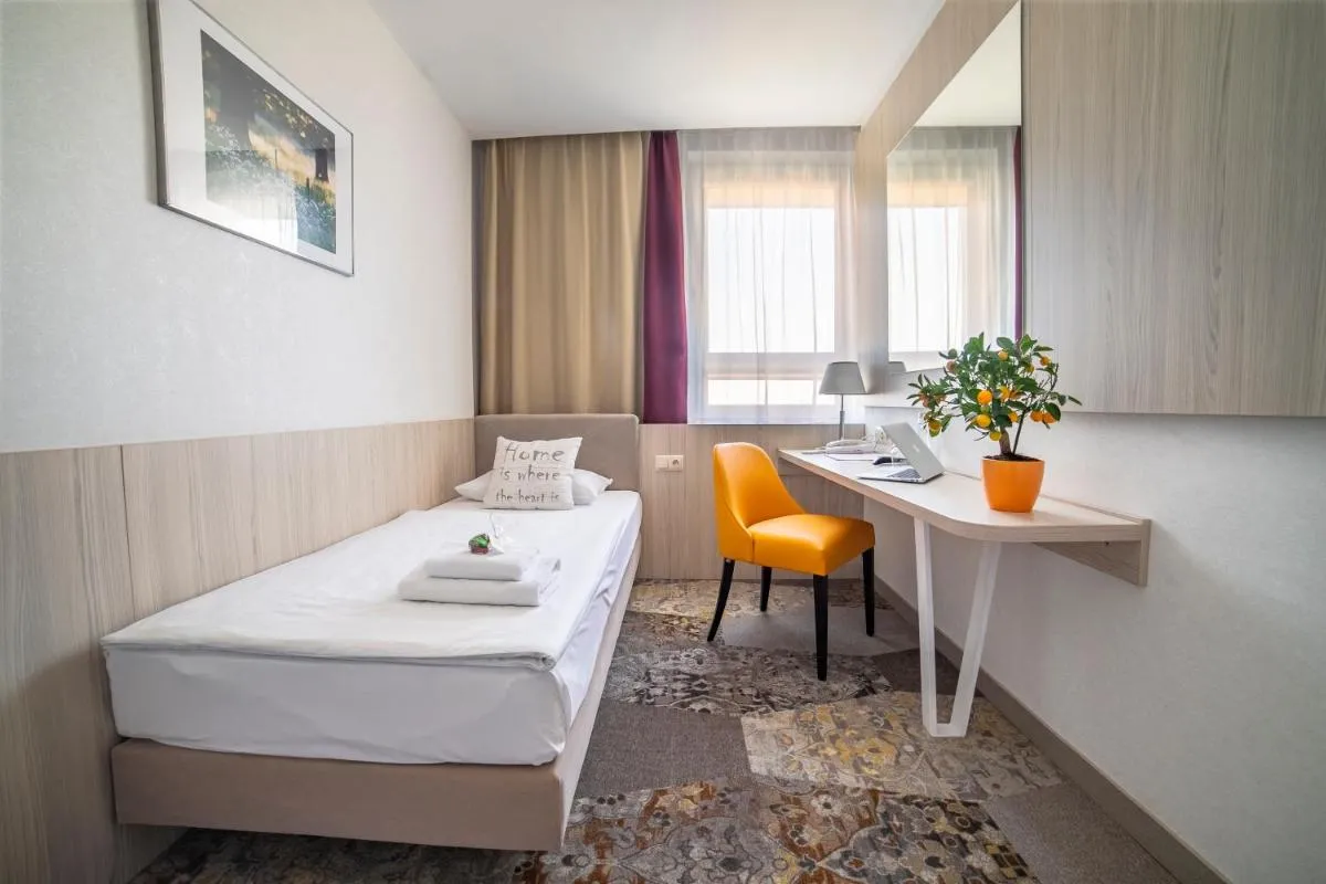 Hotel Victoria — 2