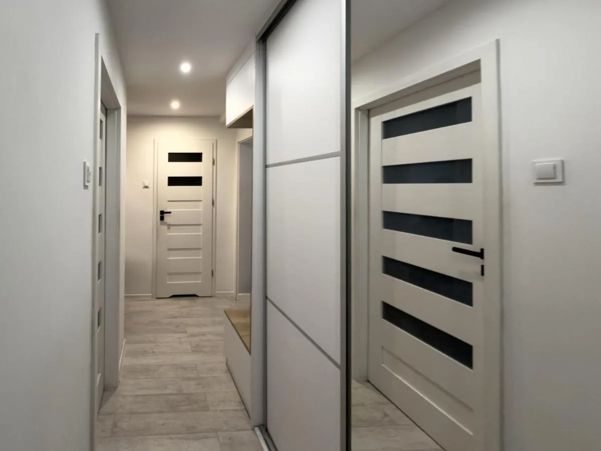 Komfortowe 2 pokoje 45 m, LSM, strzeżony parking w cenie — 4