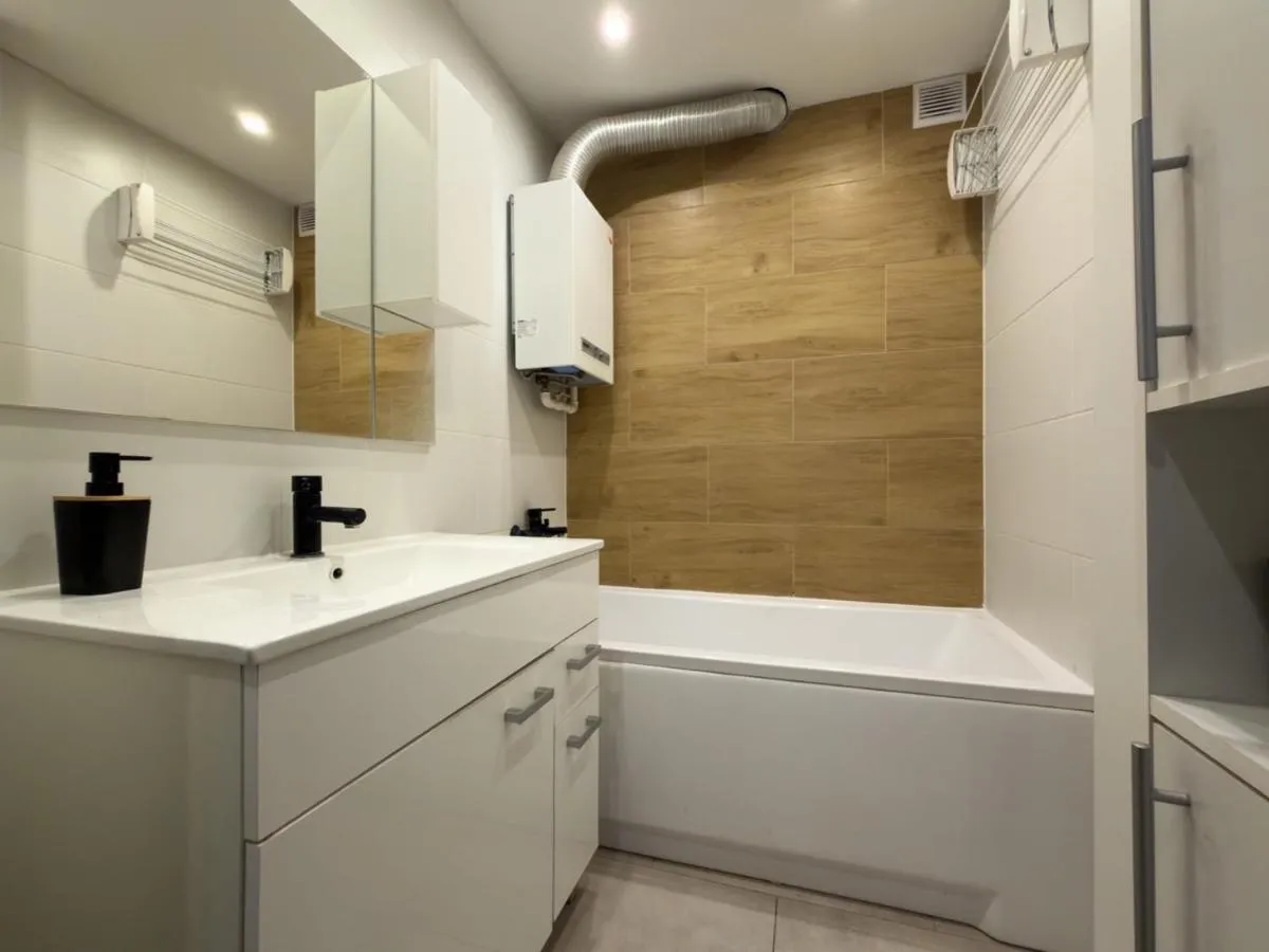 Komfortowe 2 pokoje 45 m, LSM, strzeżony parking w cenie — 5