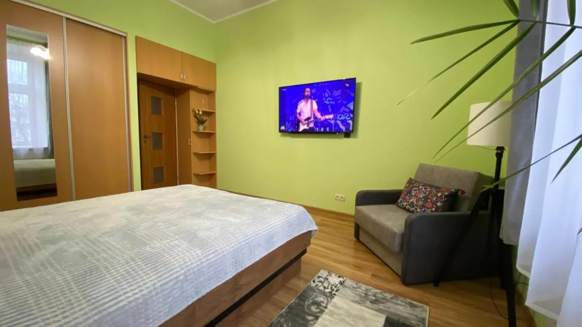 LublinBNB – exclusive FAMILY APARTMENT —— in the heart of Lublin ——————————– bedroom & living room & kitchen — 5