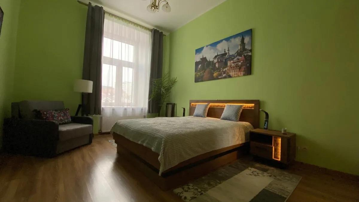 LublinBNB – exclusive FAMILY APARTMENT —— in the heart of Lublin ——————————– bedroom & living room & kitchen — 7