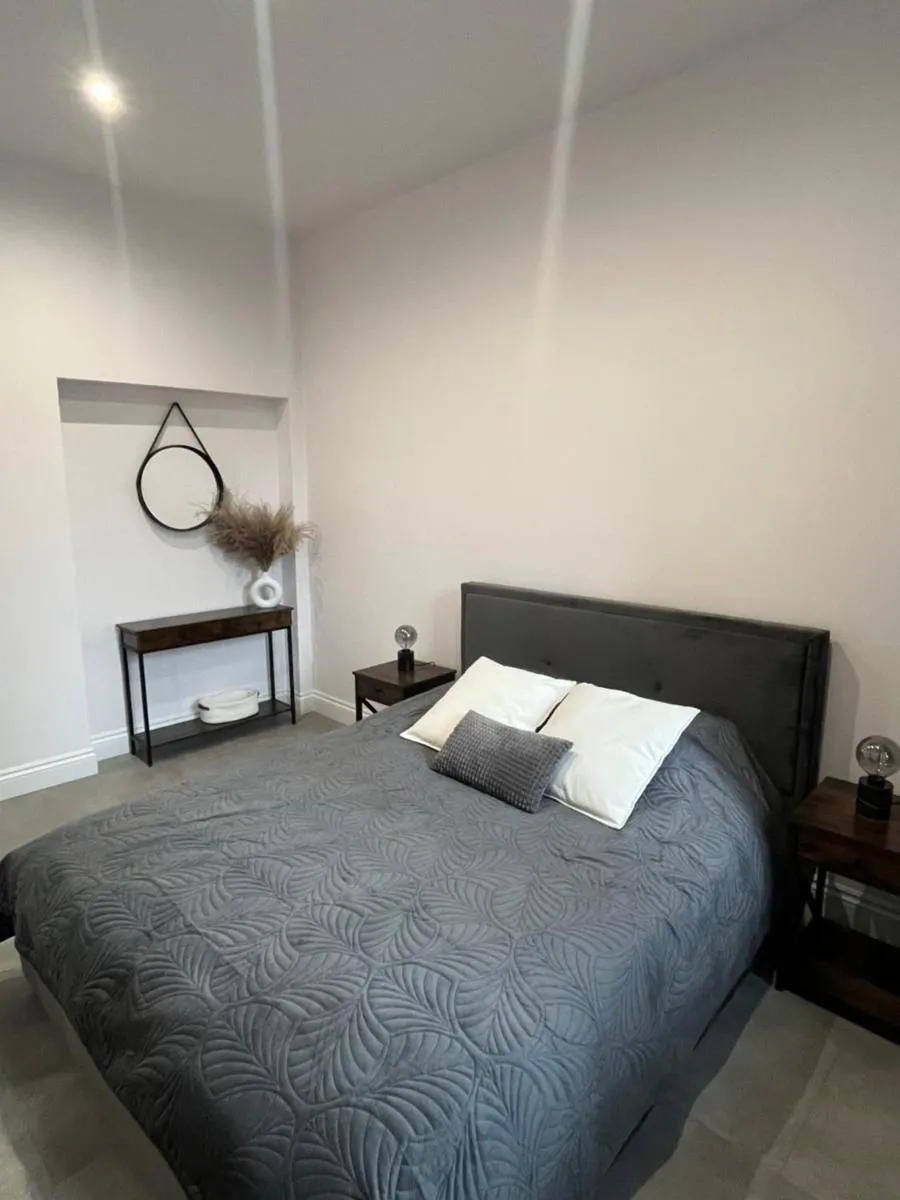Neighbourhood Apartment — 7
