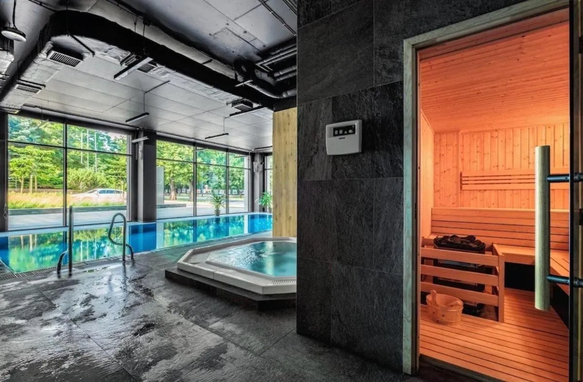 Prestige Luxury Spa Suite- Basen, Jacuzzi, Sauna & Prywatne Miejsce Parkingowe — 3