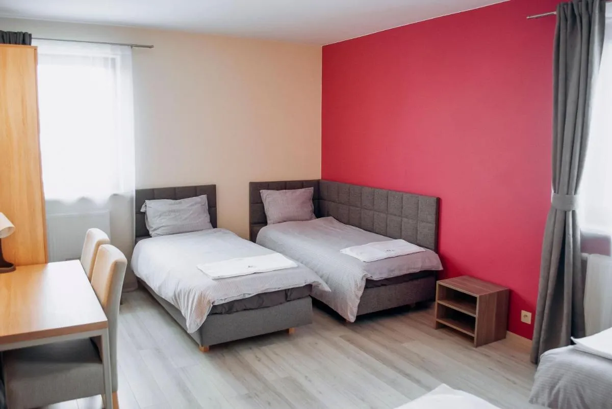 Redwood Hostel by EASY RENT Apartments — 2