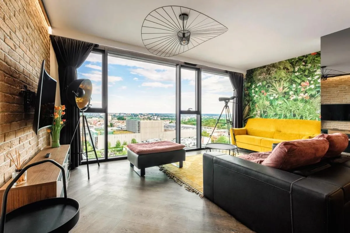 SkyView Suite – Niepowtarzalny widok i basen — 6