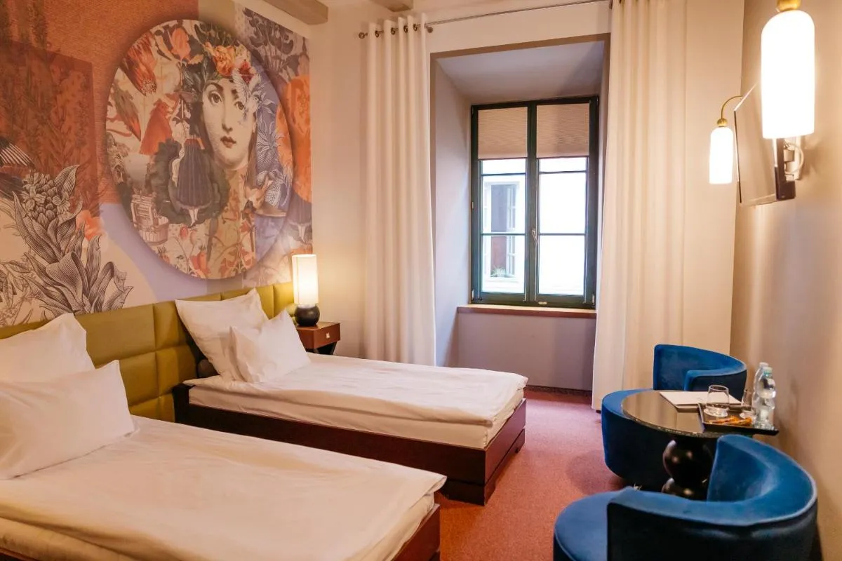 Vanilla Hotel — 2
