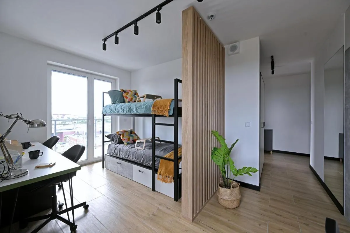 Zeus Apartments Economy — 4