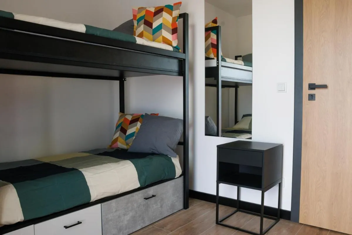 Zeus Apartments Economy — 7