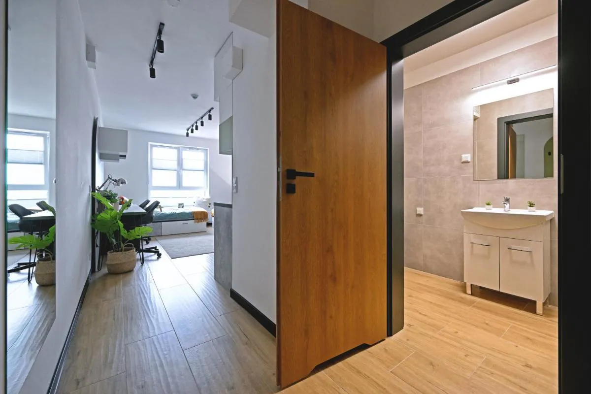 Zeus Apartments Economy — 3